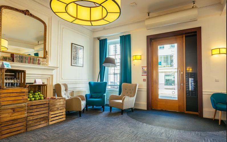 John Adams Hall London Luaran gambar